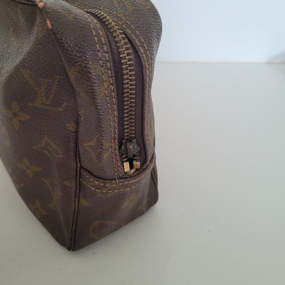 LOUIS VUITTON Trousse Toilette 28 Clutch Hand Bag Monogram Brown Zip Pouch - Picture 3 of 15